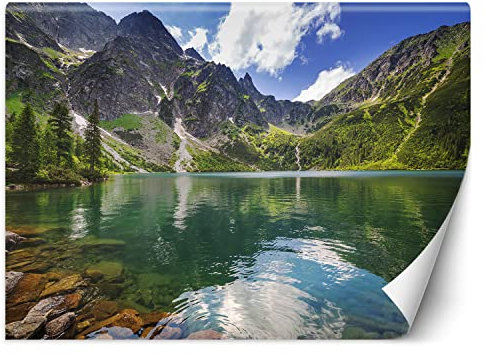 Feeby Fototapete Berge Spitze Himmel 200x140 cm Grün XXL Vlies Wandtapete Tapeten Wohnzimmer Schlafzimmer Jugendzimmer Moderne Design Wandbild Wand Dekoration Bäume See Natur