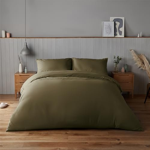 Silentnight Supersoft Duvet Set - Cosy & Comfortable Delicate Touch - Luxurious Easy Care Microfibre with Button Fastening - Stylish & Modern Duvet Quilt Cover + Pillowcase Bed Set, King, Olive Green