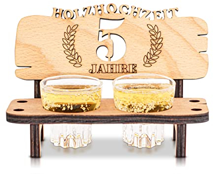 DARO Design - Schnapsbank 5. Hochzeitstag Holzhochzeit Geschenk Deko für Paare Männer Frauen aus Holz mit Gläsern
