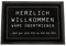 Fußmatte mit Spruch Herzlich Willkommen wäre übertrieben Aber jetzt bist du nunmal Hier | Schmutzfangmatte | lustige Türmatte | Fußabstreifer Haustür aus Filz | Geschenk Einzug | 75x50 mit Rand