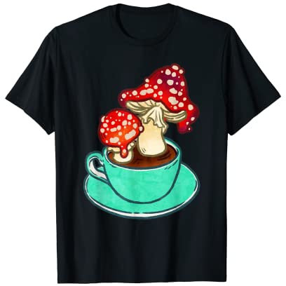 Champignons rouges à pois dans une tasse à thé T-Shirt