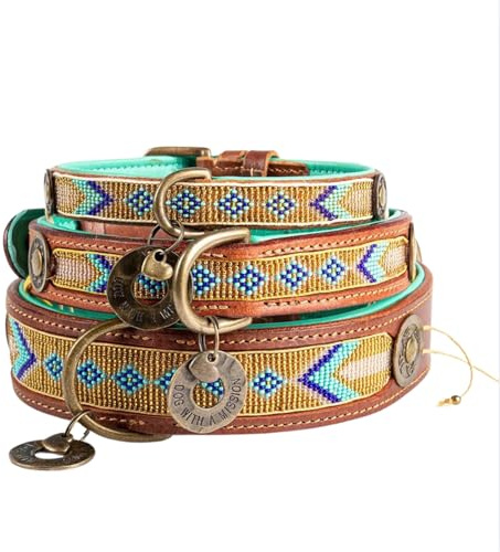 Dog with a Mission - Hundehalsband L | Türkis und Gold, geometrisches Perlenmuster | Boho, Ethno, Hippie | Große Hunde | Handgemacht | Modisch und Bunt | Weiches Echtes Leder | 2,5 cm Breit