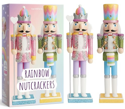 THE TWIDDLERS - 2 Hölzerne Regenbogen-Nussknacker-Soldaten, 30cm - Buntes, Hochwertiges, Handgefertigtes Kiefernholz, Klassisches Traditionelles Ornament, Weihnachtsdekoration mit beweglichen Teilen