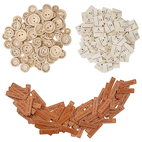 100Pcs Handmade Holzknöpfe + 100pcs Lederlabel Schilder + 100pcs Stoffetiketten Aufnäher, Handmade with Love Tags zum Annähen Textiletiketten Nähen DIY Dekor Näharbeit