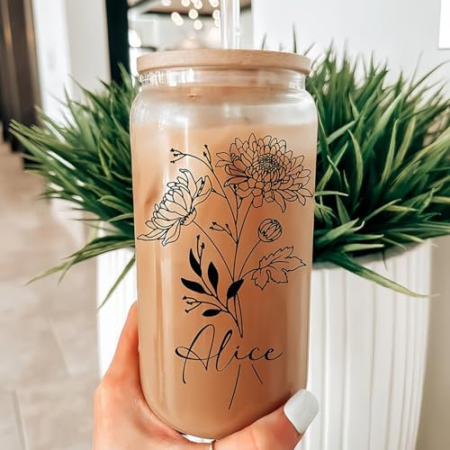 Drawelry Personalisiert Namen Cocktailgläser mit Geburtstblume Drucken Glasbecher Bambus Deckel Stroh 450ml Wasser Gläser Trinkglas Geburtstags Weihnachten Geschenke für Familie Freunde Paare (A2)