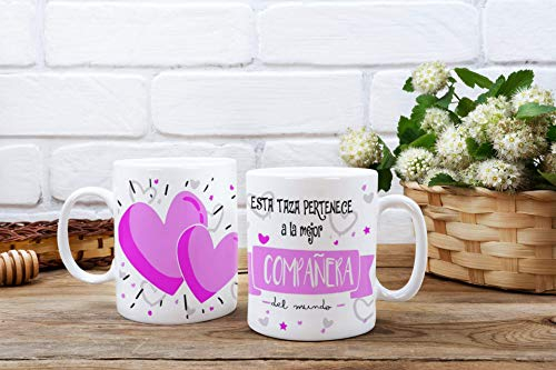 SAQUITOMAGICO Esta Taza Pertenece al/a la Mejor del Mundo!!!!.-Taza Regalo para Esa Persona Especial Que Tanto Quieres (compañera)