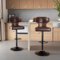 Hawthyhome Barhocker 2er Set |Barstuhl Tresenhocker Bistrohocker •360° Drehstuhl •Küchenstühle mit Rückenlehne und Fußstütze •Stuhl mit Armlehnen •Lobby Tresen Küche Hausbar •Braun Nussbaumholz