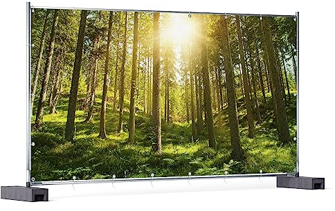 Wallario XXL Outdoor-Poster für Garten oder Balkon Sonnenstrahlen im Nadelwald mit Moos und Farn, Motivbanner Größe: ca. 340 x 173 cm, Outdoor-Bild