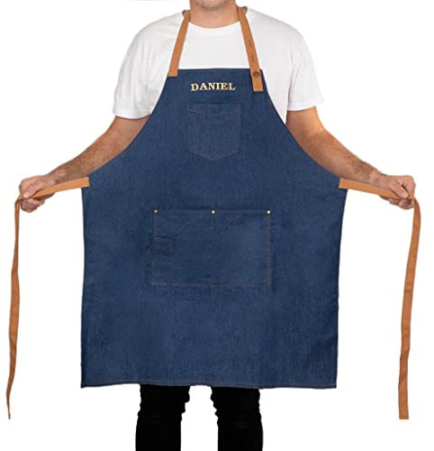 Wanapix | Delantal Personalizado Vaquero | Con Nombre Bordado | 100% Algodón | Incluye Bolsillos | Apto para Lavadora | Costuras Reforzadas y Remaches Metálicos