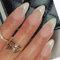 Hebterrka Lot de 24 faux ongles à pression, en forme d'amande, en forme d'amande, faux ongles blancs, mi-longs, brillants pour le quotidien