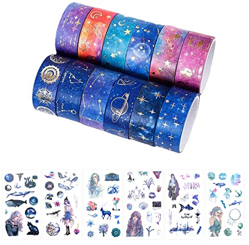 12 Rollen Sternenhimmel Kollektion Washi Tape Set mit 6 Sets von lila Kollektion Aufklebern, Sterne Mond Galaxy Goldfolie Washi Tape für DIY Bullet Journal Geschenkverpackung Dekoration.
