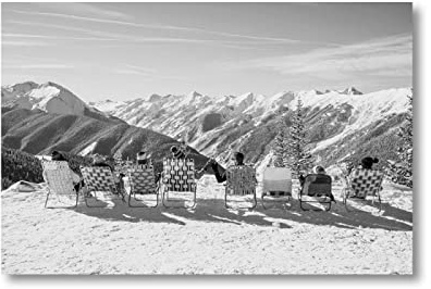 TSHAOSHUNHT 8 Stühle auf schneebedeckten Bergen Gemälde Wandkunst Leinwand Schwarz Weiß Vintage Ski Foto Winter Skifahren Poster 30x40cmx1pcs rahmenlos