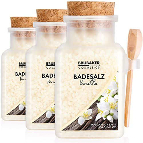 BRUBAKER Badesalz 3x 400 g - Vanille Duft - Badezusatz mit natürlichen Extrakten - Wellness Baden für Entspannung, Erholung und Körperpflege mit praktischem Holz Messlöffel