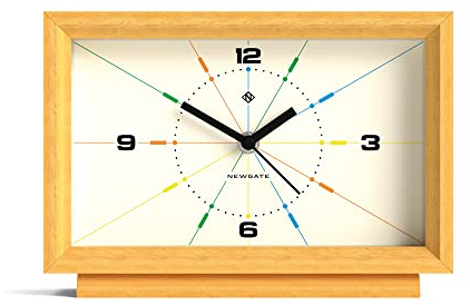 NEWGATE® Hollywood Schreibtisch Uhr | Zeitgenössisches rechteckiges Design | Massivholz | Ausführung aus Heller Eiche | Mid-Century-Stil für Schreibtisch, Tischplatte, Regal oder Nachttisch