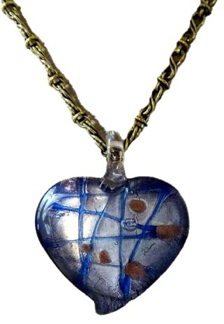 pendentif coeur en verre avec chaine dorée