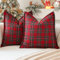Sungeek 2er Set Weihnachten Schottisches Karo Kissenbezüge, Plaid Tartan Dekorativ Zierkissenbezüge Kissenbezug Dekokissen Deko Bezug Kissenhülle für Sofa Schlafzimmer Wohnzimmer 50x50cm (Rot)