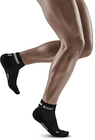 CEP - THE RUN COMPRESSION SOCKS LOW CUT für Herren | Kurze Laufsocken mit Kompression in schwarz | Regenerierende Kompressionssocken für Männer | Gr. IV | L