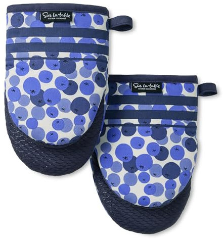 SUR LA TABLE KITCHEN ESSENTIALS Fresh Blueberries Fruit Mini Oven Mitt 2-Pack Set, Heat Resistant, 100% Cotton, Flexible Non-Slip Silicone Grip, Blue/White, 5.5x8