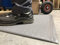 SOFT STEP Comfort | 2-lagige Anti-Ermüdungsmatte | PROFI Komfort-Arbeitsplatzmatte | gehärtete Oberfläche | 100% Vinylschaum | Texturiert 13mm hoch (120cm x 400cm, Grau)