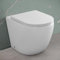 Wc filomuro con risciacquo a vortice e copriwc soft-close, sistema di scarico universale a parete o a terra, serie TAO
