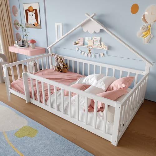 PUGSDRLY Lit Cabane Enfant 90x190cm avec Barriere et Serrure,Lit Montessori au Sol avec Sommier à Lattes,Cadre en Bois de Pin pour Enfant,sans Matelas (Blanc, 90x190)