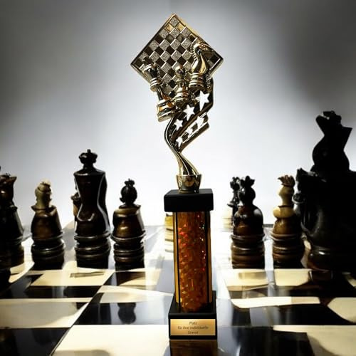 eberix · Schach Pokal · mit Wunschgravur · Trophäe mit Figuren & Brett Motiv · Siegerpokal für Schachturnier, Vereinsmeisterschaft, Denksport-Wettbewerb · personalisierbar ·