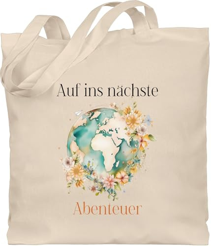 Geschenk mit Namen personalisiert by Shirtracer - Baumwolltasche - Sommerurlaub Tasche bedruckt - Auf ins nächste Abenteuer Weltkugel Geschenk Abschied I Sabbatical Geschenk Reise I Weltreise I
