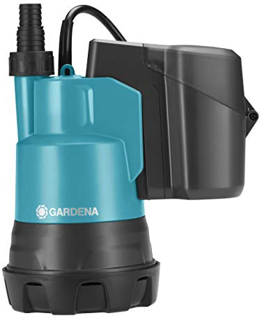 Gardena Set Klarwasser-Tauchpumpe 2000/2 Li-18: Flachsaugende Akku-Tauchpumpe, integrierter Filter, Fördermenge 2000 l/h, Lithium-Ionen Akku (1748-61)