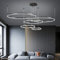 HYQJUNE Modern 5 Ringe Ring Pendelleuchte 136W LED Dimmabel Wohnzimmer Kronleuchter Schick Hängeleuchte Schlafzimmer Salon Esszimmer Leuchter Verstellbare Höhe Kombination Hängelampe,Schwarz