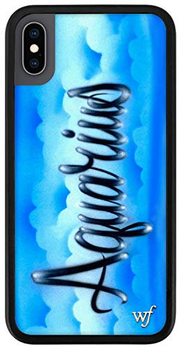 Wildflower Hüllen: Zodiac Airbrush Aquarius Hülle, kompatibel mit Apple iPhone X/Xs | Blau, Wolken, Sternzeichen, trendig – schützende schwarze Stoßstange, 1,2 m Falltest zertifiziert, kleines