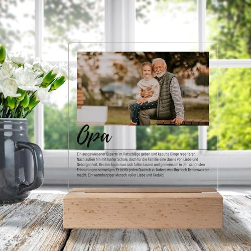 True Statements Personalisiertes Foto-Geschenk für Opa „Definition“ - Acrylaufsteller mit eigenem Bild, Geschenke für Frauen Männer sie ihn - Acrylglas inkl. Holzsockel - 15x18 cm