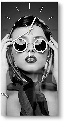 DEQORI Glasuhr | horizontal 30x60 cm | Motiv Junge Frau im Retro-Stil | große XXL Design Uhr aus Glas | leise Wanduhr für Wohnzimmer & Küche | Moderne Hingucker Uhr für die Wand