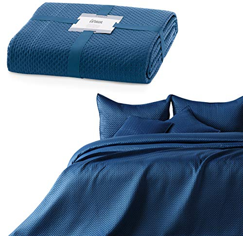 AmeliaHome Tagesdecke 200x220 cm dunkelblau Bettüberwurf zweiseitig Prägung Matt Satin Carmen