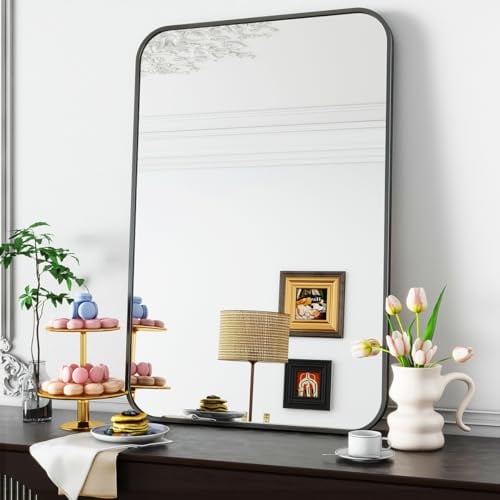 Koonmi Wandspiegel schwarz, 66x96 cm Badezimmerspiegel mit runder Ecke, Morden Spiegel Wand mit Rahmen aus Aluminiumlegierung für Wand montiert horizontal oder vertikal, Schwarz