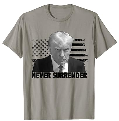 Mug Shot 2024 « Never Surrender Trump » T-Shirt