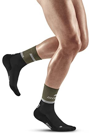 CEP - THE RUN COMPRESSION SOCKS MID CUT für Herren | Mittellange Laufsocken in olive/black mit Kompression | Regenerierende Kompressionsstrümpfe für Männer | Gr. V | XL
