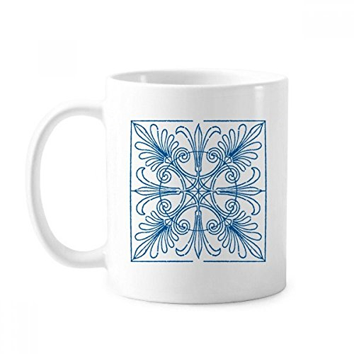Taza de cerámica con diseño de talavera azul