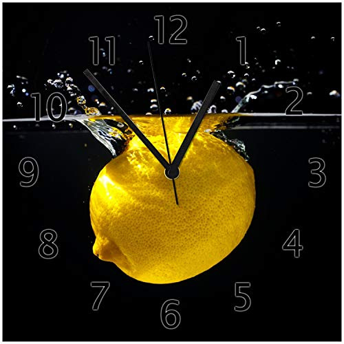 Wallario Design-Wanduhr Zitrone im Wasser - Frisches Obst für die Küche aus Glas, Motiv-Uhr Größe 30 x 30 cm, Schwarze Zeiger