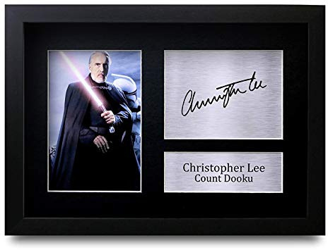 HWC Trading Christopher Lee A4 Gerahmte Signiert Gedruckt Autogramme Bild Druck-Fotoanzeige Geschenk Für Star Wars Count Dooku Filmfans