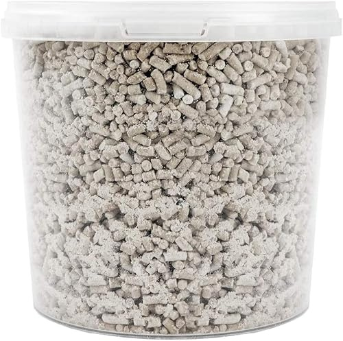 SQUAWK Peanut Suet Pellets | Garden Wild Bird Food Mix | Nutritious and Healthy Feed Mixture | Premium Protein-Rich Formula | Contains Essential High Energy Vitamins, Minerals and Sugars (10L)