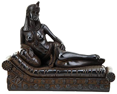 Statue aus massivem Stein, ägyptische Königin Kleopatra, auf dem Bett liegend, Schwarz