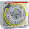 VEMER VP887400 NAPA-RW - Interruttore Orario Elettromeccanico a Cavalieri, Programmazione Settimanale, Installazione a Pannello, Grigio Chiaro