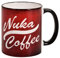 Elbenwald Nuka Coffee Tasse mit Schriftzug Rundumdruck - 320 ml Fassungsvermögen 9 cm Höhe - Kaffeebecher für Fallout Fans - Keramik - Rot