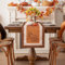 Romanstile herbstlicher Tischläufer 40x180 cm Kürbis Truthahn Herbst Muster Gelb und Beige Tischband Tischstreifen Deko für Halloween,Erntedankfest,Oktoberfest,Familienessen Dinnerpartys,Thanksgiving