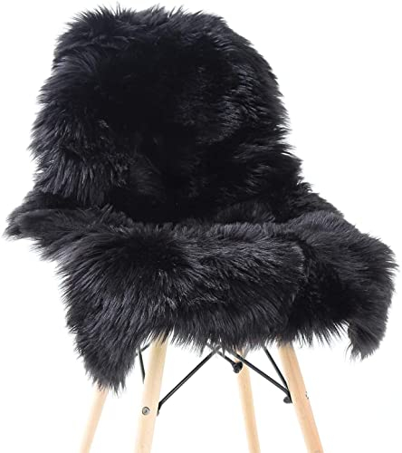 YIHAIC, Kunstfell, Teppich aus Schafsfell, dekorativ, lange Haare, Imitat aus Baumwolle, perfekt als Bettvorleger, Badezimmer-Teppich oder fürs Sofa 75 x 120cm Schwarz