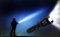 BISOMO Ultra helle Power Taschenlampe mit COB LED 5in1, SOS Funktion, Strobe-Modus Blendfunktion, 2000x Zoom, Alu