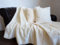 Natur-Fell-Shop 3tlg. Set Kuscheldecke Tagesdecke Uni Weiss 160x200cm + 2 Kissen 40x40cm