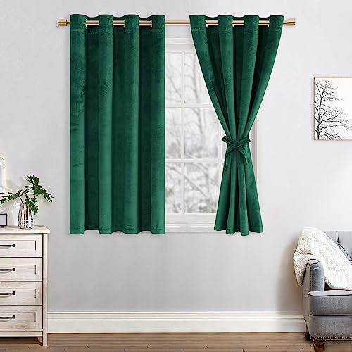 JIUZHEN Verdunklungsvorhang aus Samt,2er Set weiche blickdichte Gardinen mit Ösen für Schlafzimmer,140x145cm (Breite x Höhe),Dunkelgrün