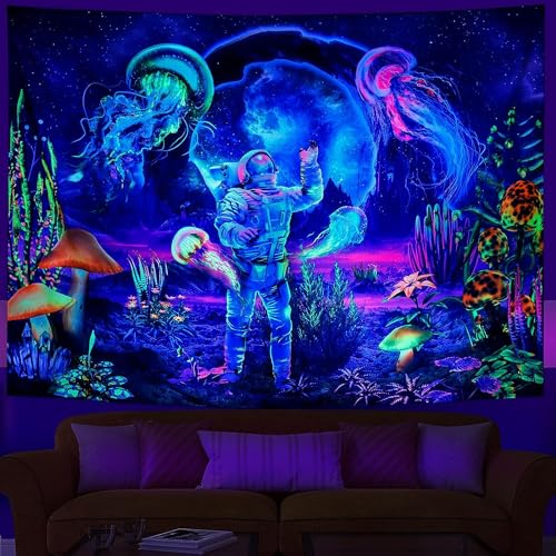 Ulticool – Astronauten Qualle - Glow in the Dark Wandteppich - Schwarzlicht under UV Reaktive Bright Black Neon Light - Blacklight Psychedelisch im Dunkeln Leuchtende Wandtuch - 200 x 150 cm