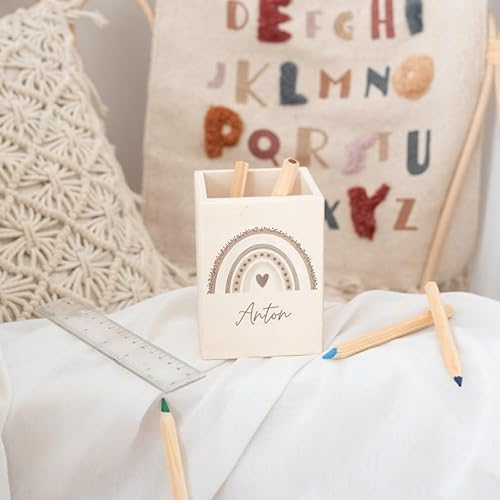wunderwunsch® - Personalisierter Stiftehalter Kinder aus Holz - Kreativer und praktischer Schreibtisch-Organizer Kinder mit Namen - Perfektes Einschulung Geschenk und Geburtstag (beige)